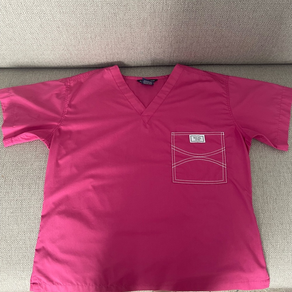 NWOT - Blue Sky Classic Shelby Scrub Top. Color: Seraphina Strawberry. Sz: M.